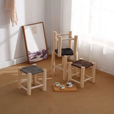 Ajoutez une touche d'élégance à votre salon et salle à manger avec un tabouret en bois massif nordique moderne