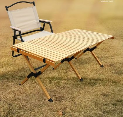 Meubles de salle à manger en bois naturel Moderne Designs Ensemble pliant de tables et chaises de ferme pour événements spéciaux