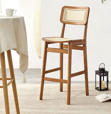 Salle à manger d'hôtel moderne sur mesure Meubles en rotin en bois massif Chaise de bar à dos haut pour une expérience culinaire sophistiquée