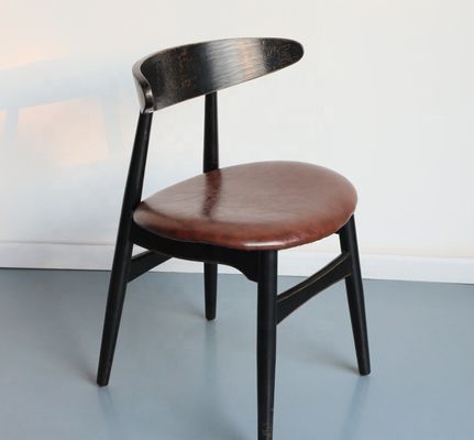 Tabouret en bois massif Conception pratique et moderne pour le tabouret à la maison Ottoman