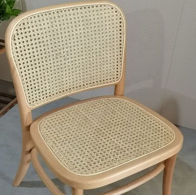Accueil Meubles Chaise à manger en rotin en bois avec design moderne