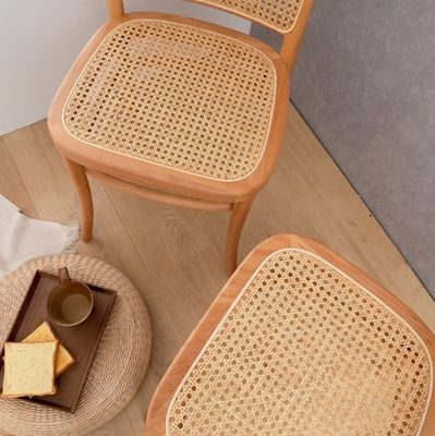 Accueil Meubles Chaise à manger en rotin en bois avec design moderne
