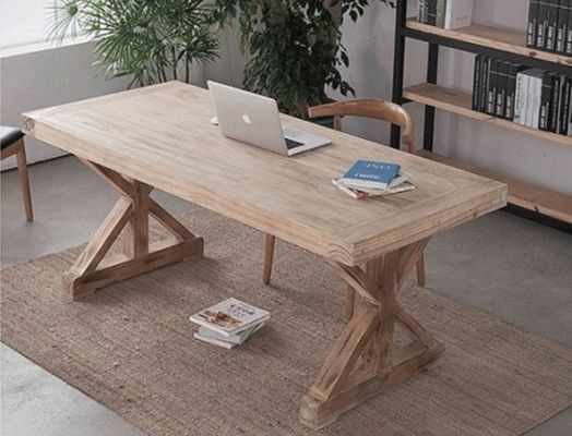 Un ensemble de table de luxe français en bois massif de pin