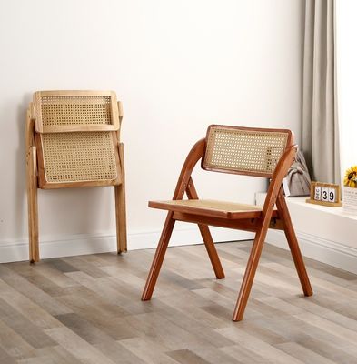 Emballage du courrier Design moderne Des chaises de restaurant pliables en bois de rotin pour les meubles domestiques
