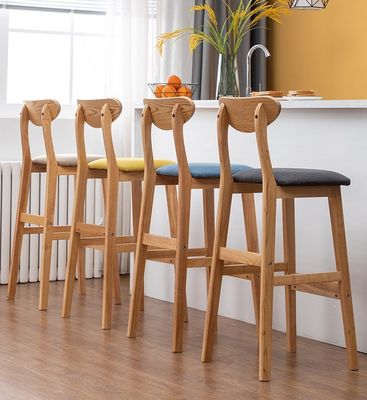 Tabouret de bar en bois massif rembourrée dans un style vintage pour pub café W38*D44*H101 cm