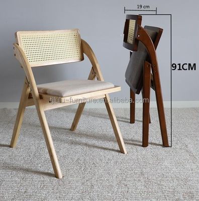 Chaises de salle à manger pliantes en rotin de bois Style de conception moderne pour les meubles de salle à manger et la construction en bois massif