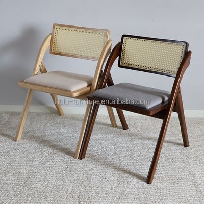 Chaises de salle à manger pliantes en rotin de bois Style de conception moderne pour les meubles de salle à manger et la construction en bois massif