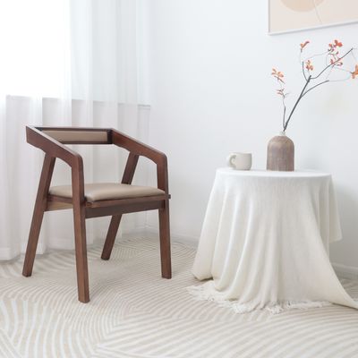 Chaise de bras en bois Restaurant Couleur noyer Dining Chaise en bois massif spécifique pour les meubles de salle à manger