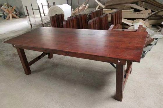 Table pliante en bois à louer pour les mariages et fêtes