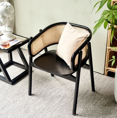 Chaise de salle à manger en rotin de bois moderne avec un matériau bon et écologique
