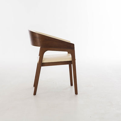 Conception Nordique en bois massif Chaise présidentielle Meubles en cuir noir Note Chaise fauteuil pour restaurant Garantie un an