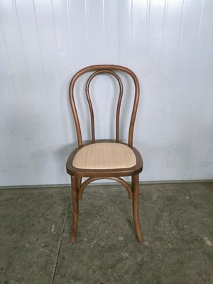 Chaise en bois empilée avec limite de poids de 100 kg Meubles modernes Restaurant Chaises de salle à manger en rotin empilées naturelles