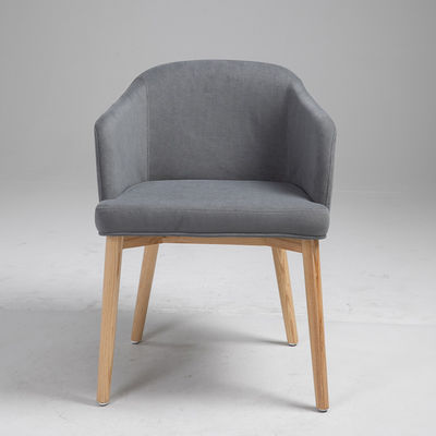 Chaise de salle à manger en bois de chêne danois pour la durabilité et le style