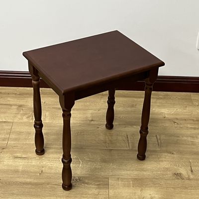 Table à café en bois ancien avec un design moderne et des options de couleurs personnalisables