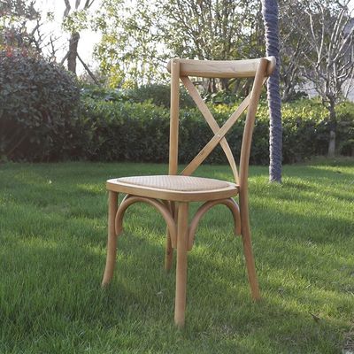 Style des installations de loisirs Chaise de mariage en bois massif à dos croisé pour le loisirs