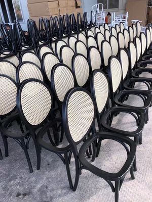 Réception de mariage antique Banquet Chaises d'événement françaises Chaise en rotin vintage pour salle à manger
