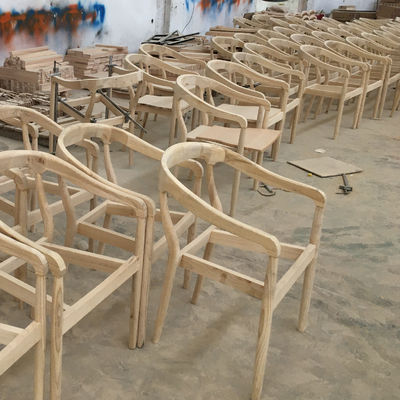 Chaise de banquet empilable en bois nordique style de conception moderne W50*D52*H80 cm en bois massif empilable pour mariages et banquets