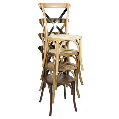 Conception personnalisée Nordique Modern Rattan Cross Back Empilable Banquet en bois massif Mariage Chaise en bois Service OEM accepté