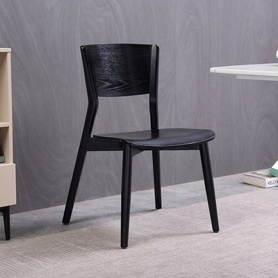 Chaise de salle à manger moderne de luxe pour ménage/hôtel avec conception empilable et matériau en bois massif