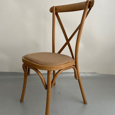 Appartement d'emballage de courrier nordique moderne à dos croisé chaise à manger en métal avec design nordique