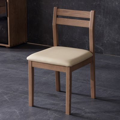 Meubles de salon Chaises en bois massif avec coussin dans un design moderne classique