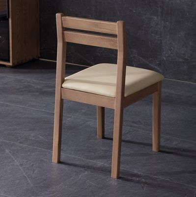 Meubles de salon Chaises en bois massif avec coussin dans un design moderne classique