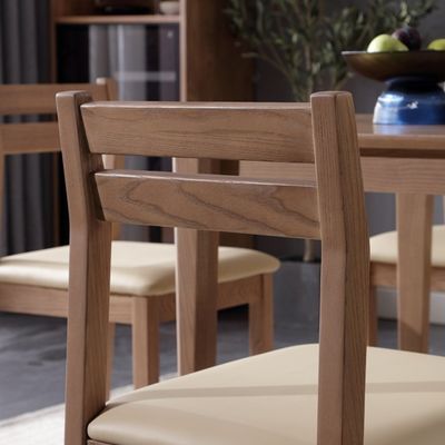 Meubles de salon Chaises en bois massif avec coussin dans un design moderne classique