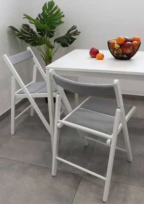 Meilleures chaises pliantes en bois 2023 pour l'utilisation d'événements hôteliers pliées Oui cadre en bois massif