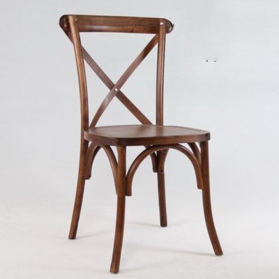 Style de design antique D50*W42*H88CM Chaises à dos croisé en bois empilable pour restaurants et meubles Morden