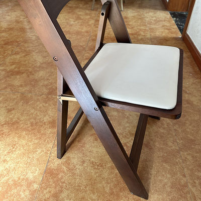 Meubles de salle à manger européens modernes Chaise de salle à manger Nordique Design en bois massif en cuir PU Chaises de mariage Modèle de conception moderne
