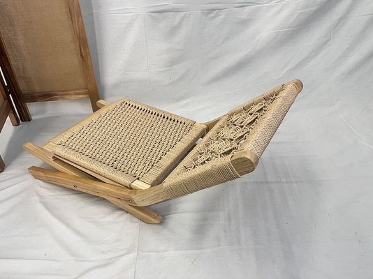 Réception de mariage et événement Meubles d'hôtel en bois massif Chaise à manger pliante en bois massif avec finition de peinture en nitrolacque / PU