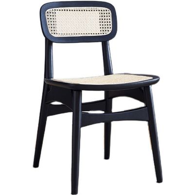 Chaise en bois massif nordique de conception moderne pratique Chaise à manger en rotin pour restaurant