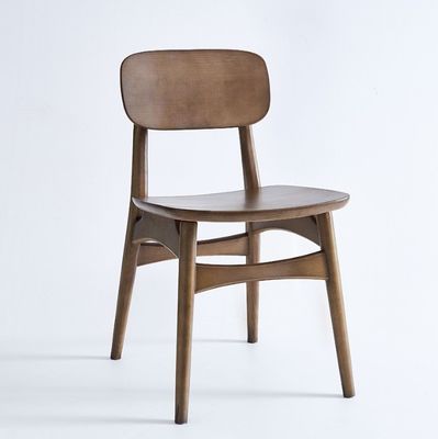 Chaise en bois massif nordique de conception moderne pratique Chaise à manger en rotin pour restaurant