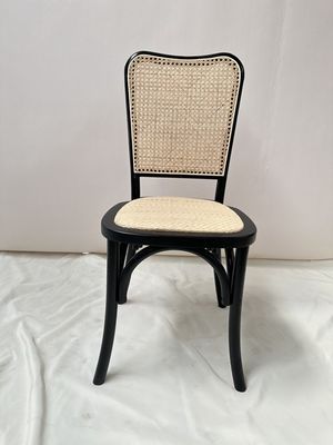 Chaise de salle à manger en rotin en bois moderne pour des sièges classiques et confortables