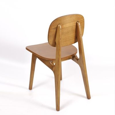 Chaise de restaurant nordique en bois de caoutchouc Chaises en bois exquises pour salle à manger moderne