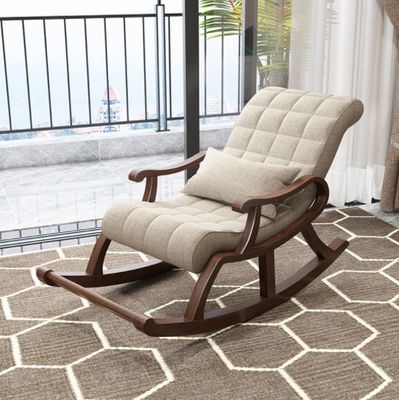 Les fauteuils à bascule en bois éblouissent votre salon avec ce fauteuil roulant et son tissu de velours confortable