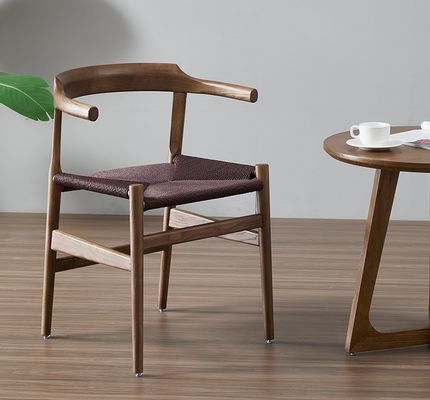 Chaise de salle à manger en bois moderne avec design Wishbone et siège à corde antique