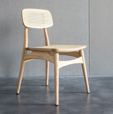Chaise à manger en rotin sans bras en bois massif de design moderne pour meubles intérieurs
