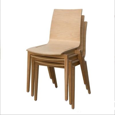 Assise en bois massif Chaise empilable pour café et restaurant Conception de dos incurvé