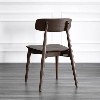 Chaises en bois massif nordique classique pour salle à manger