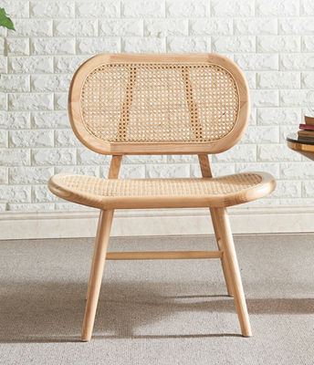 Matériau de couverture en rotin Style de conception moderne Chaise en bois massif pour meubles de salle à manger de luxe compétitifs