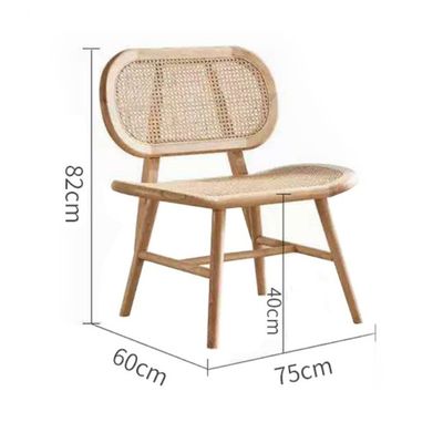 Matériau de couverture en rotin Style de conception moderne Chaise en bois massif pour meubles de salle à manger de luxe compétitifs