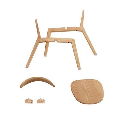 Une chaise de salle à manger en bois scandinave durable, un ajout parfait à vos meubles de salle à manger.