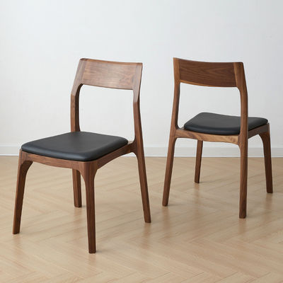 Chaise en bois empilée moderne pour le restaurant Meubles de salle à manger Chaises à manger en bois massif