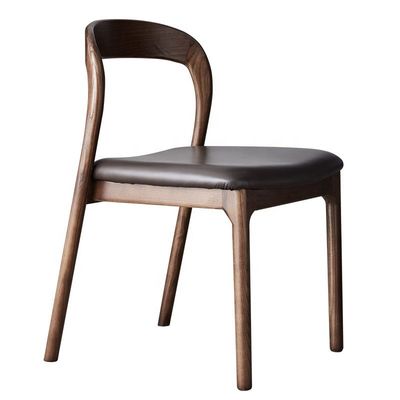 Moderne dossier courbé en bois massif en cuir empilable Chaise de salle à manger rembourrée avec design de dossier courbé