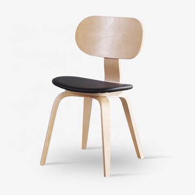Chaise de salle à manger en bois de chêne avec tapis en PU à la mode