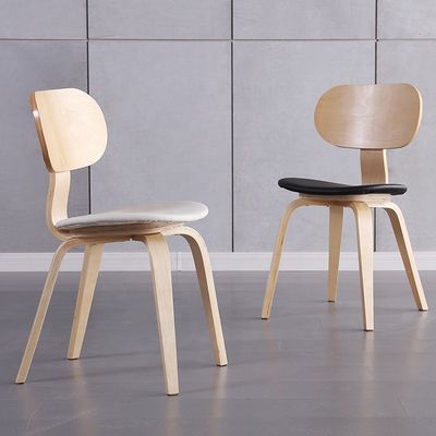 Chaise de salle à manger en bois de chêne avec tapis en PU à la mode