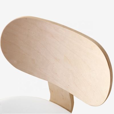 Chaise de salle à manger en bois de chêne avec tapis en PU à la mode