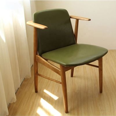 Meubles d'hôtel modernes personnalisés rembourrés en bois chaise à manger en cuir PU avec coussin de salon de loisirs