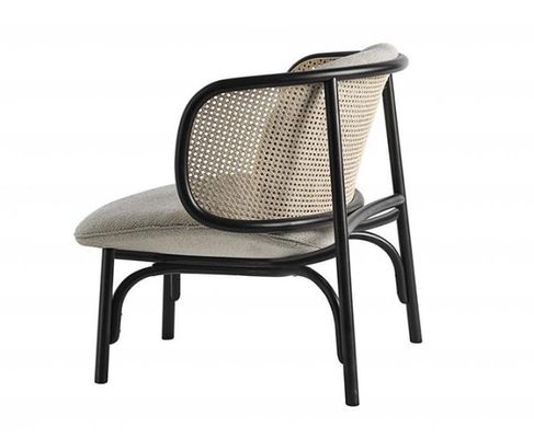 Chaise en rotin unique en bois pour le dernier design Chaise en bois rembourrée W68*D70*H82cm